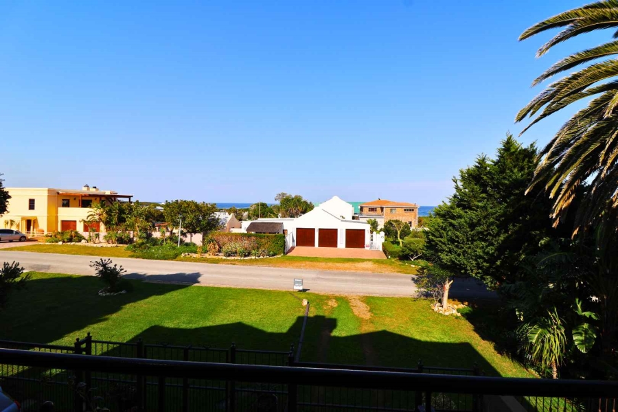 6 Bedroom Property for Sale in Sandbaai Western Cape